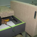 Чиним диван своими руками